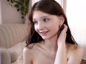 Lisa Chaturbate Model - Cam Recordings